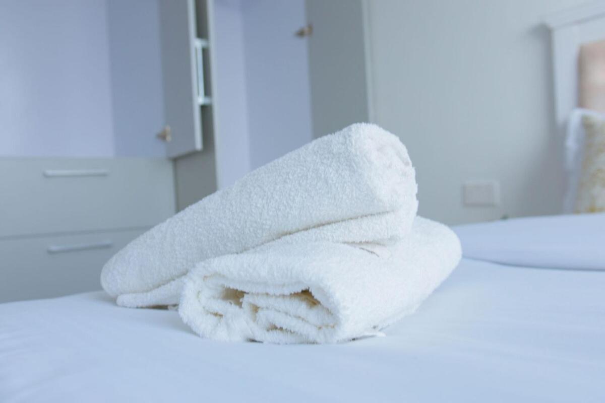 1br,gym, Pool, Klb Hse, Bb Court