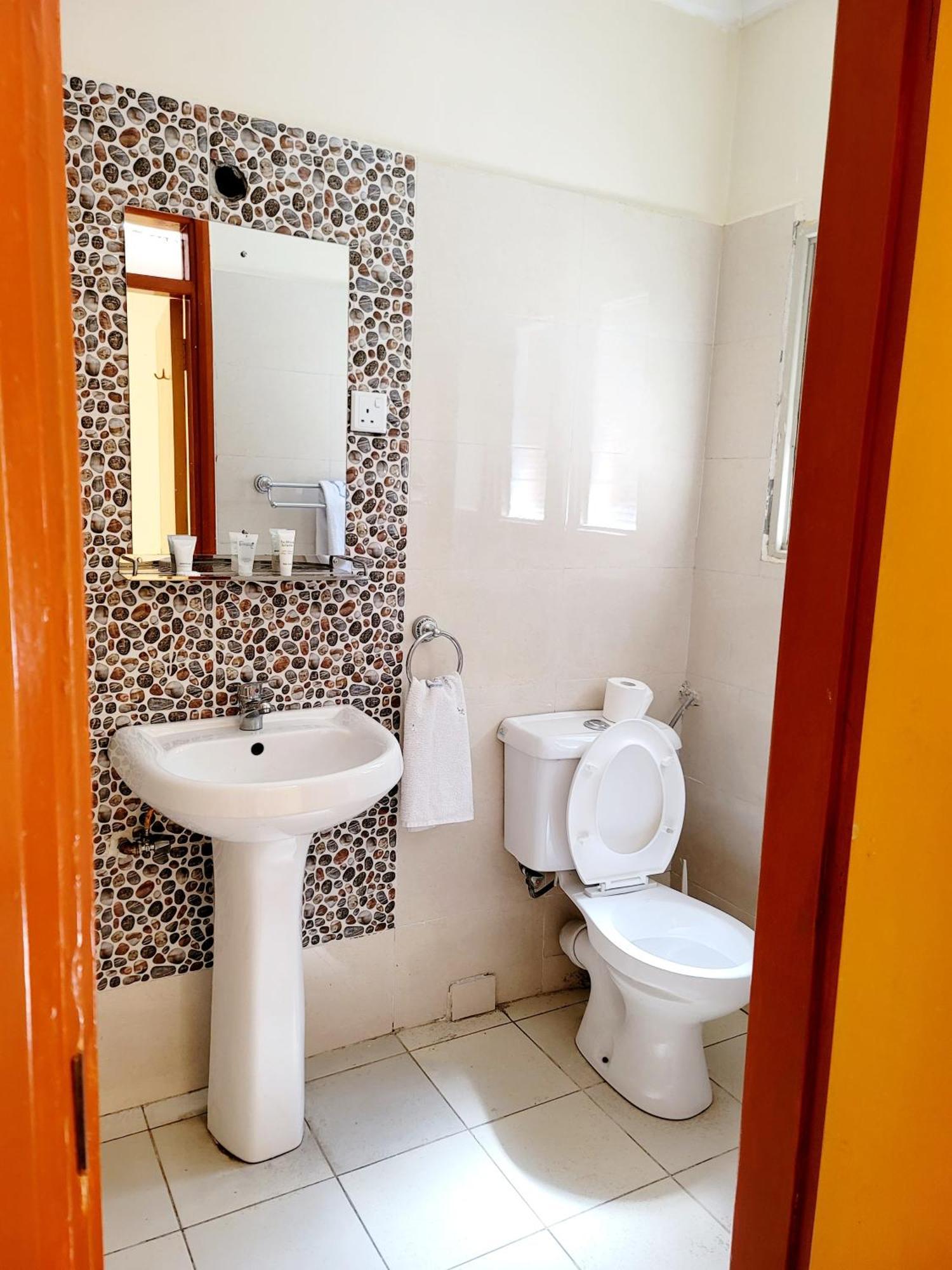 Bed & Breakfast United Kenya Club