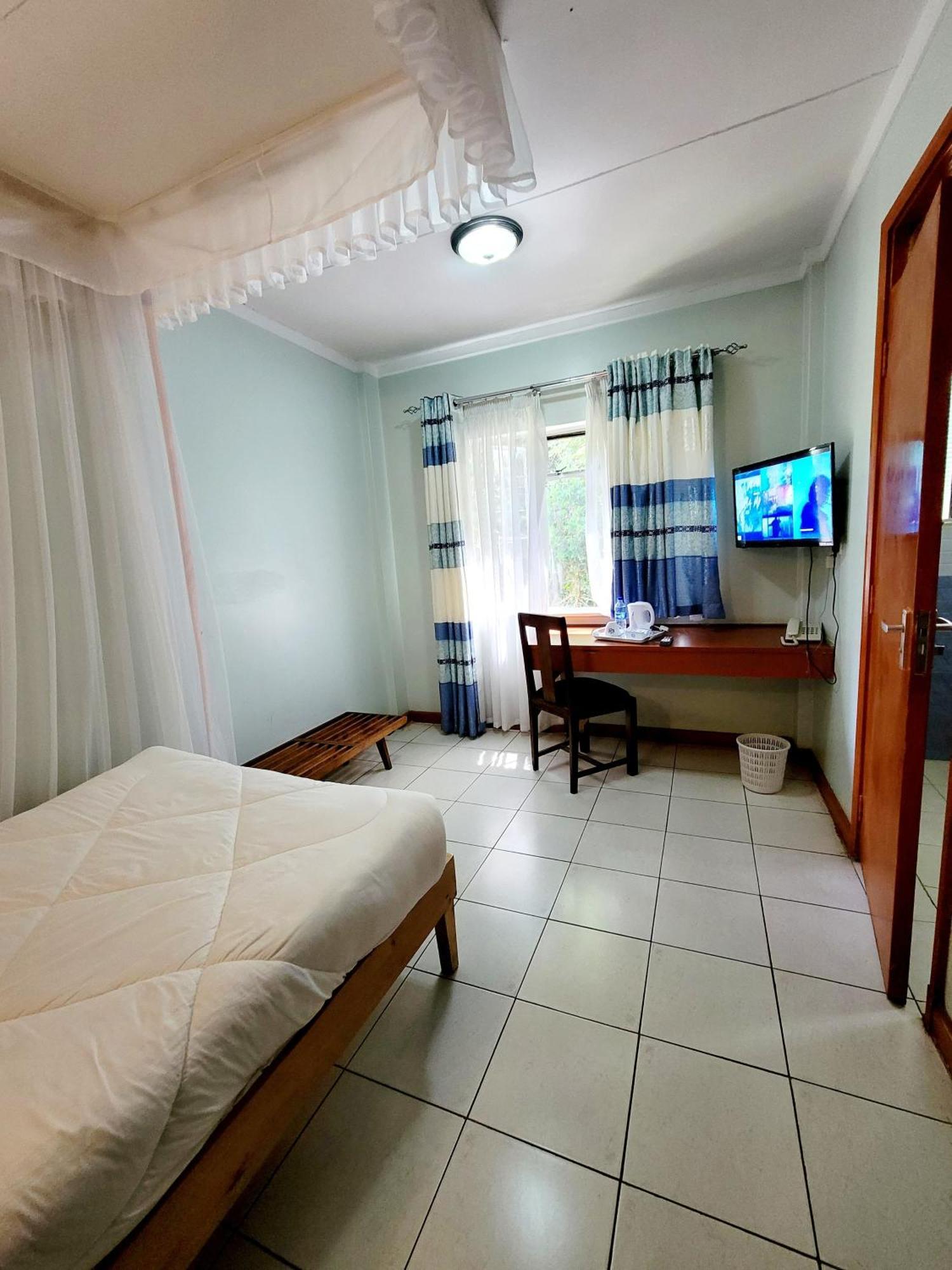 United Kenya Club 3*