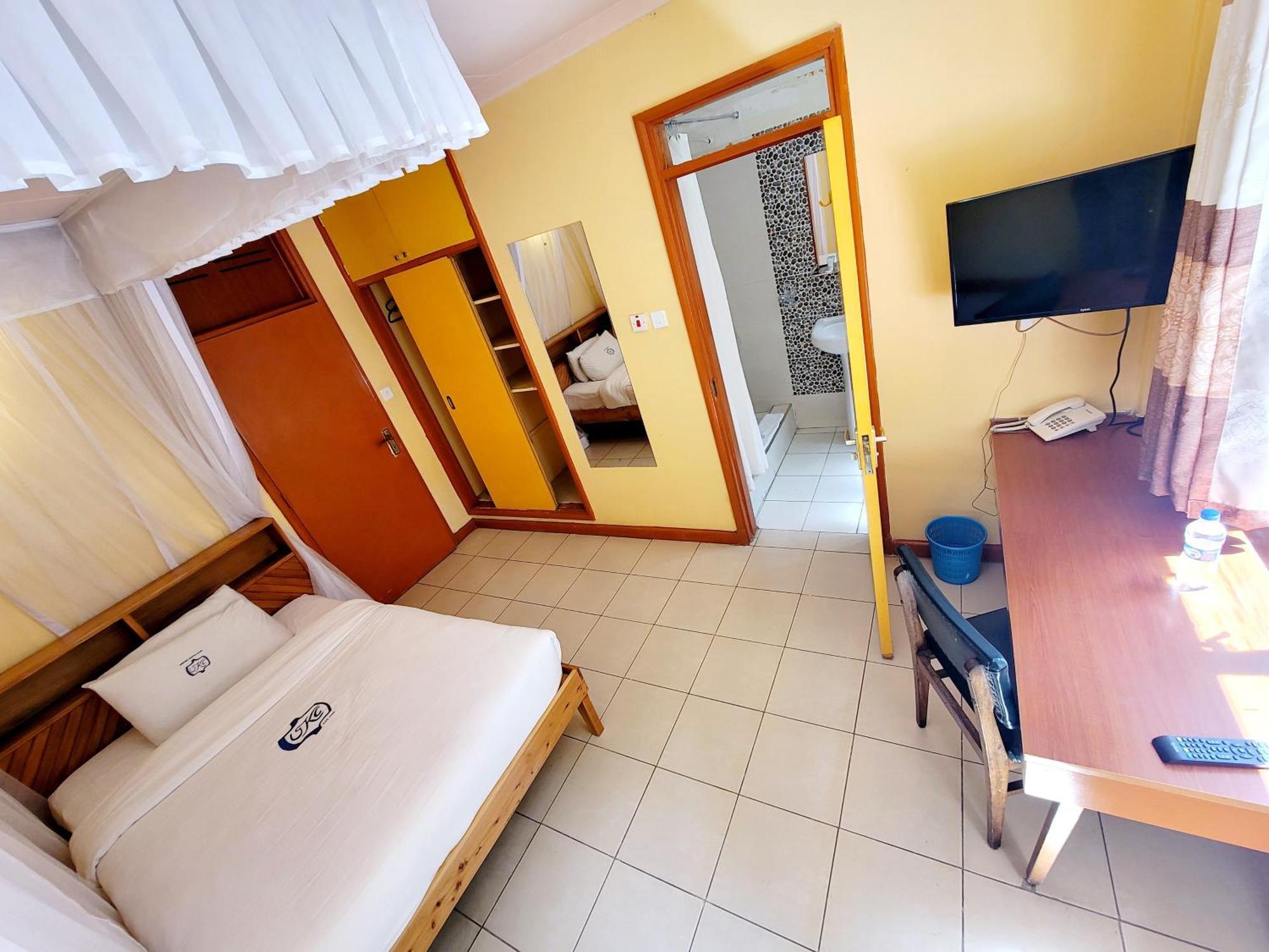United Kenya Club Bed & Breakfast 3*
