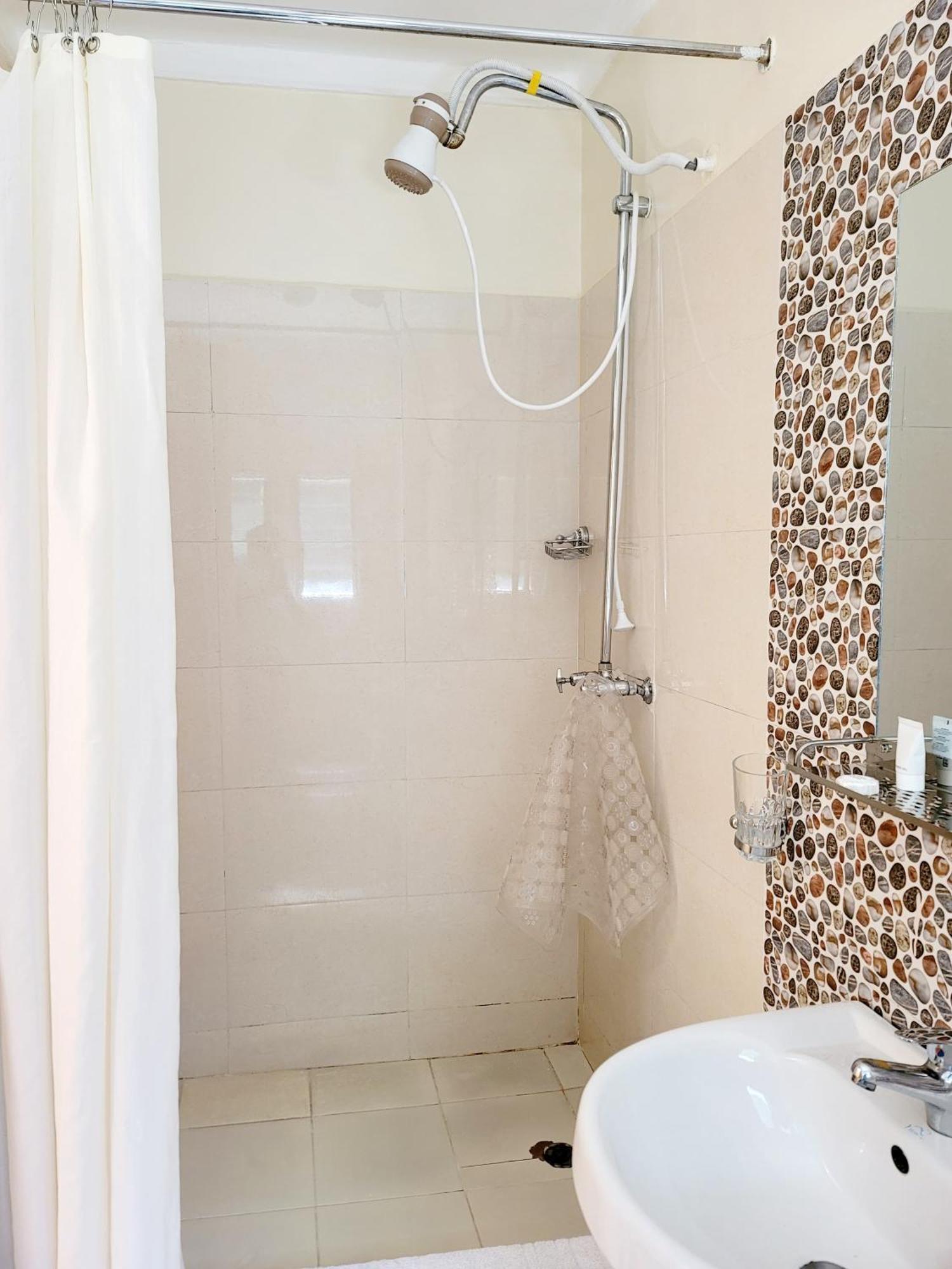 Bed & Breakfast United Kenya Club 3*