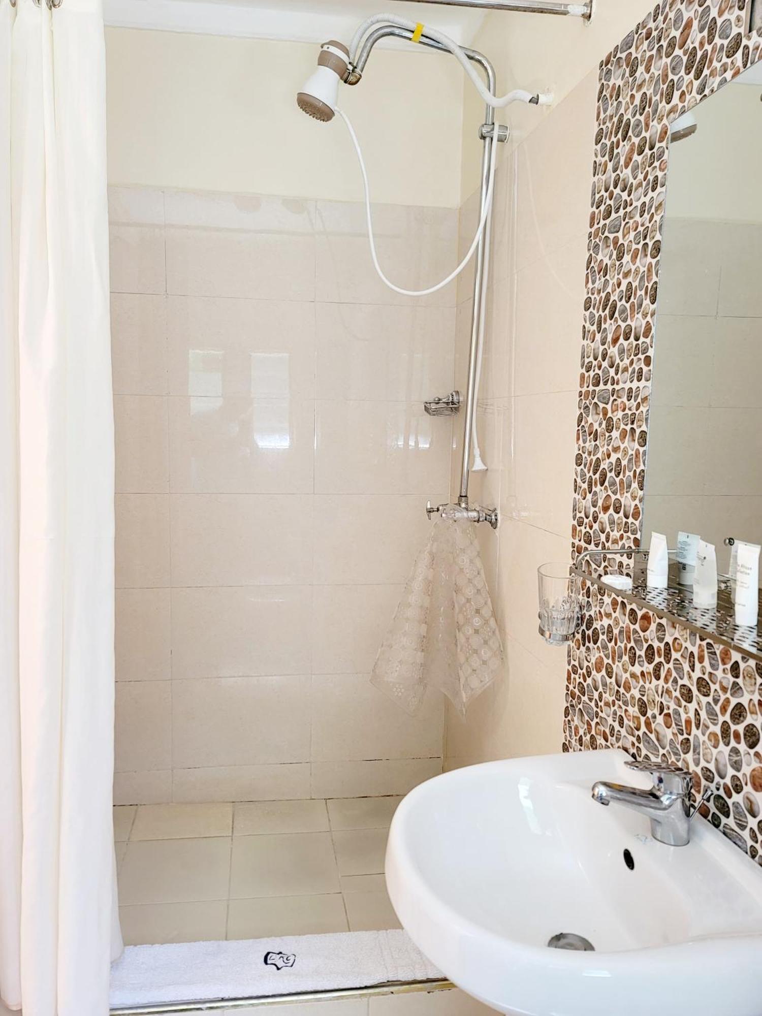 United Kenya Club Bed & Breakfast 3*