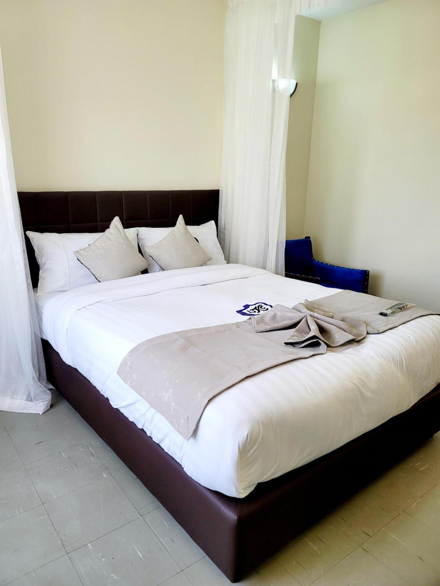 Bed & Breakfast United Kenya Club 3*