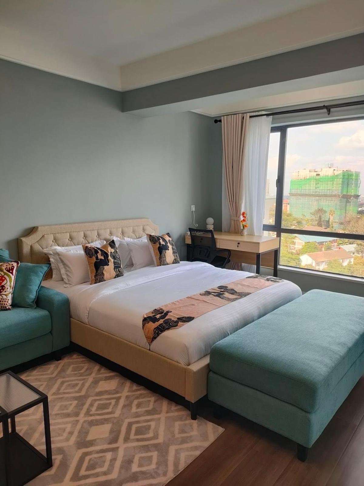 Plushy Nivla Haven With Pool,gym And Mini Mart Yaya Apartment *