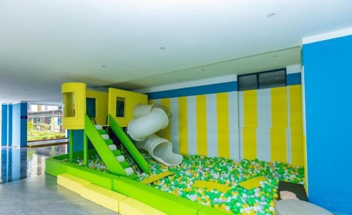 Apartment Plushy Nivla Haven With Pool,gym And Mini Mart Yaya Nairobi