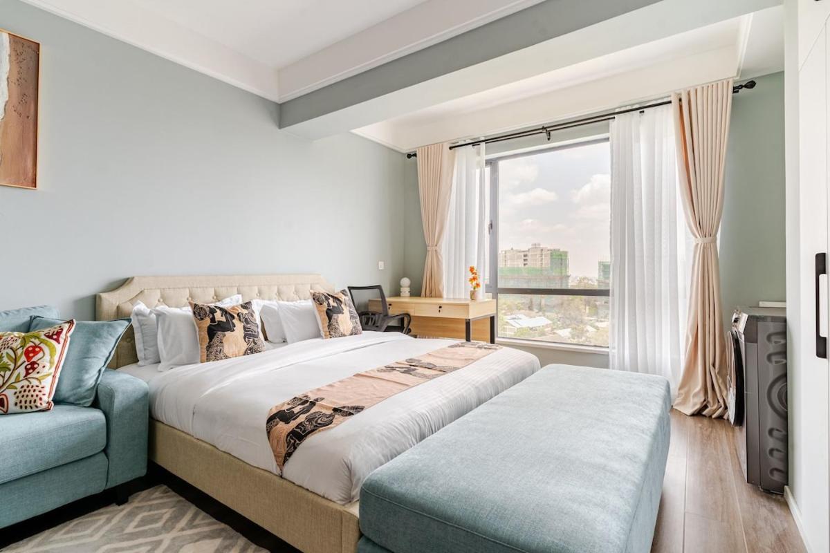 Plushy Nivla Haven With Pool,gym And Mini Mart Yaya Apartment
