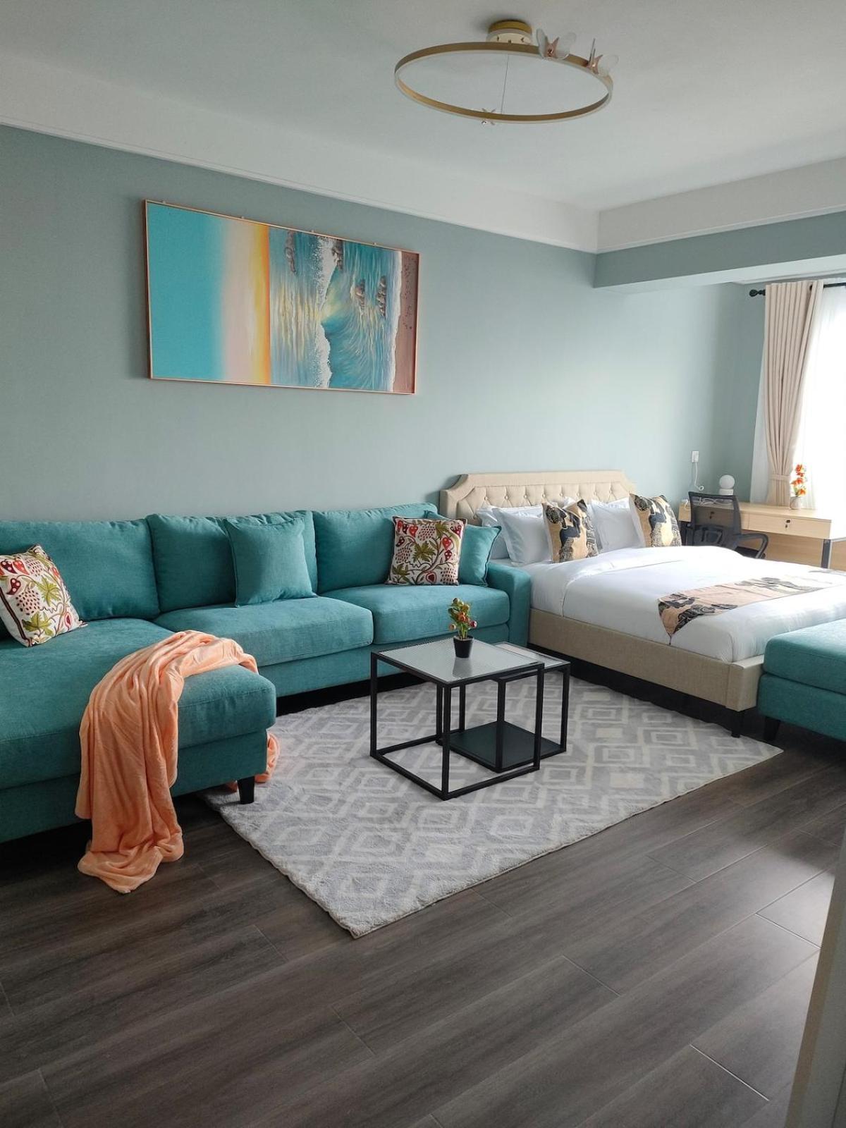 Apartment Plushy Nivla Haven With Pool,gym And Mini Mart Yaya