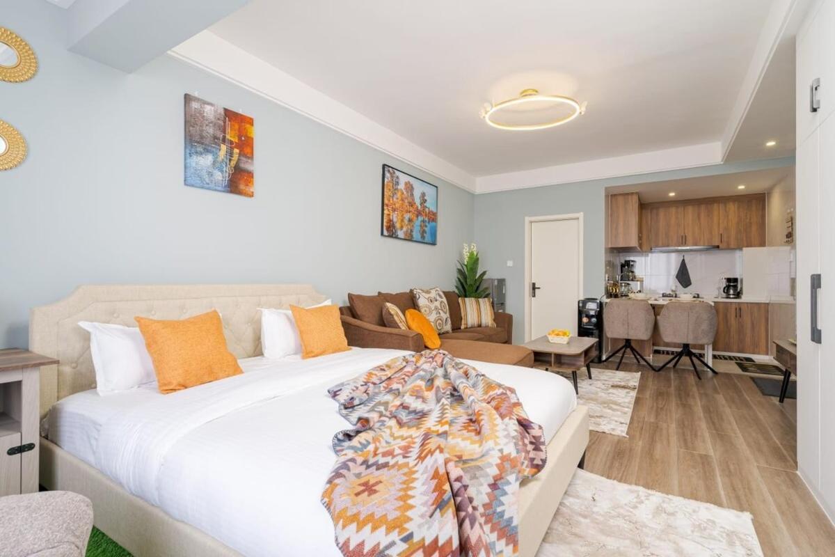Sumptuous Nivla Yaya Center,gym,pool And King Bed Nairobi