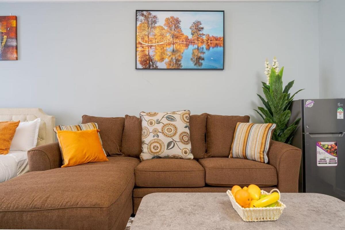Apartment Sumptuous Nivla Yaya Center,gym,pool And King Bed