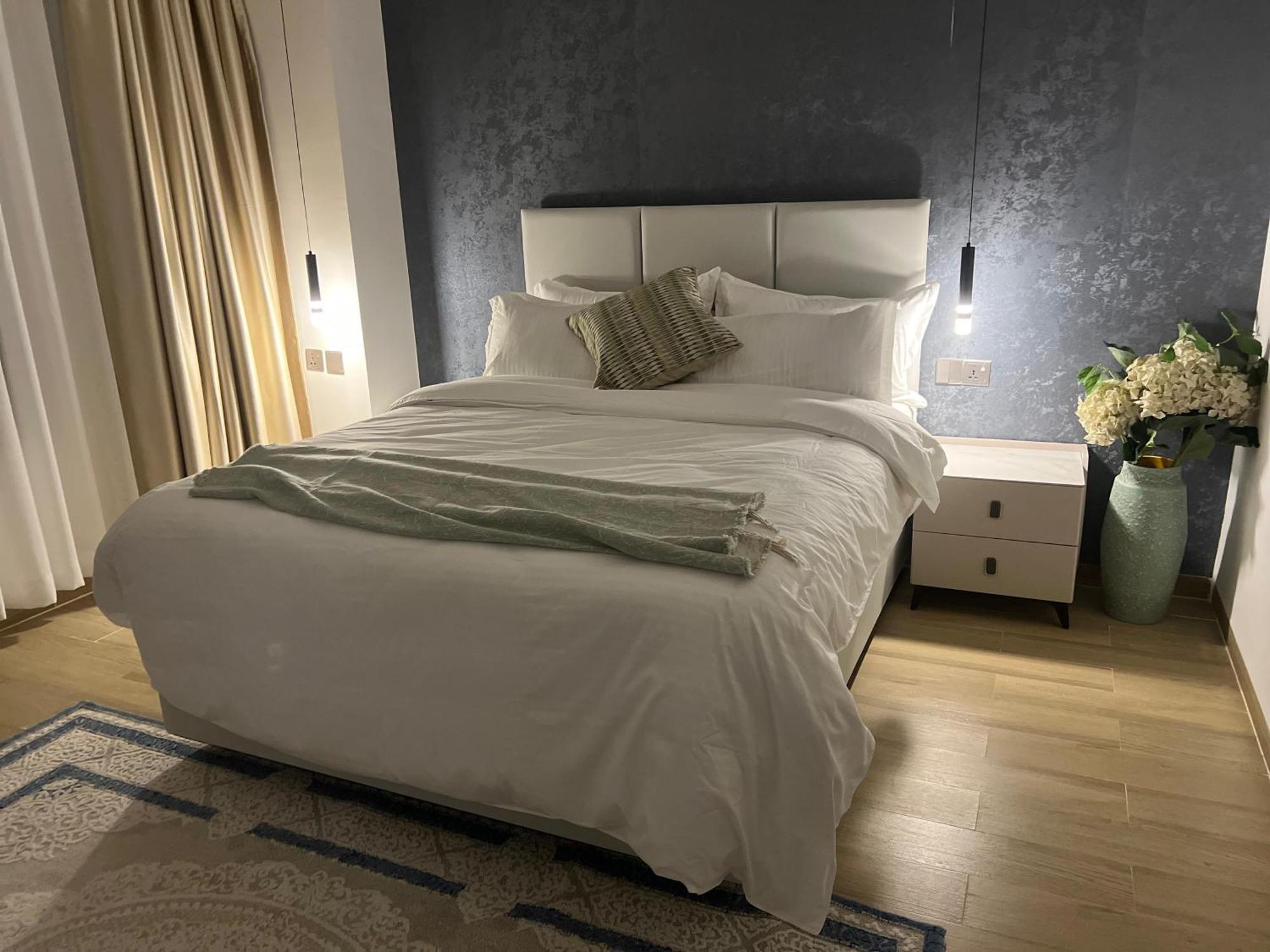 Luxury By Khomes Marinabay Square