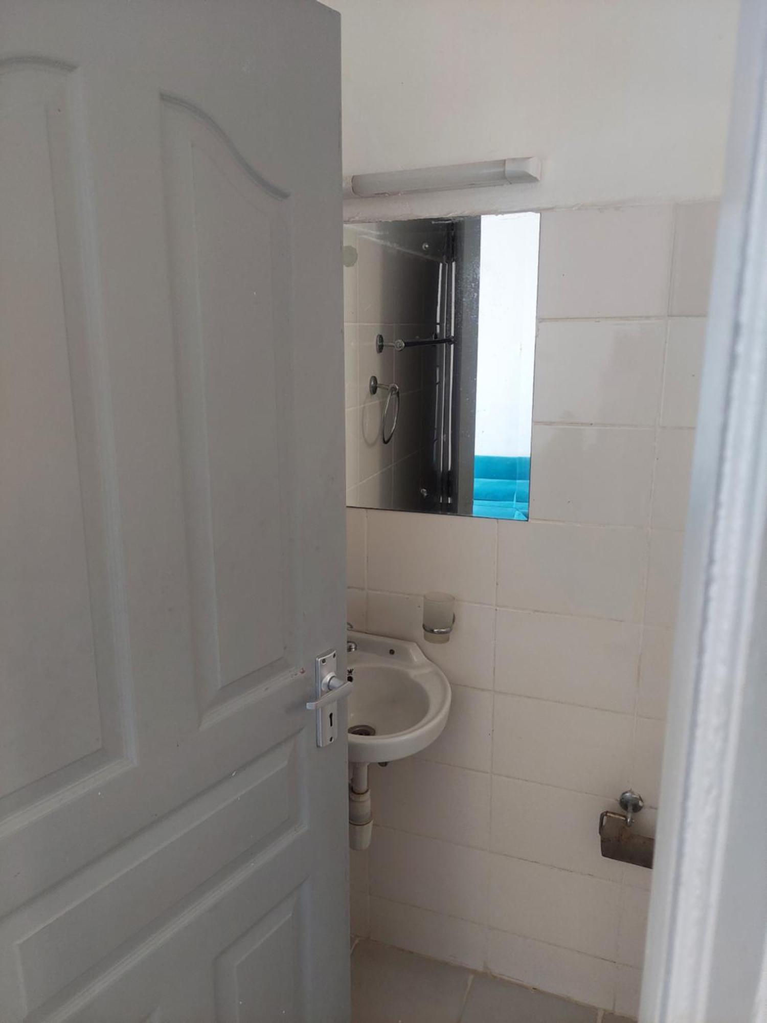 Cosy With A Swimming Pool, Free Parking *