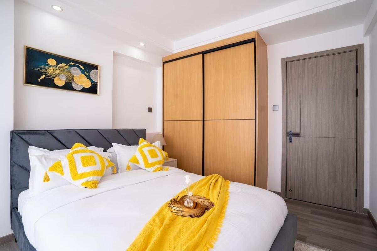 Apartment Nivla Executive Cozy Haven With Gym And Balcony