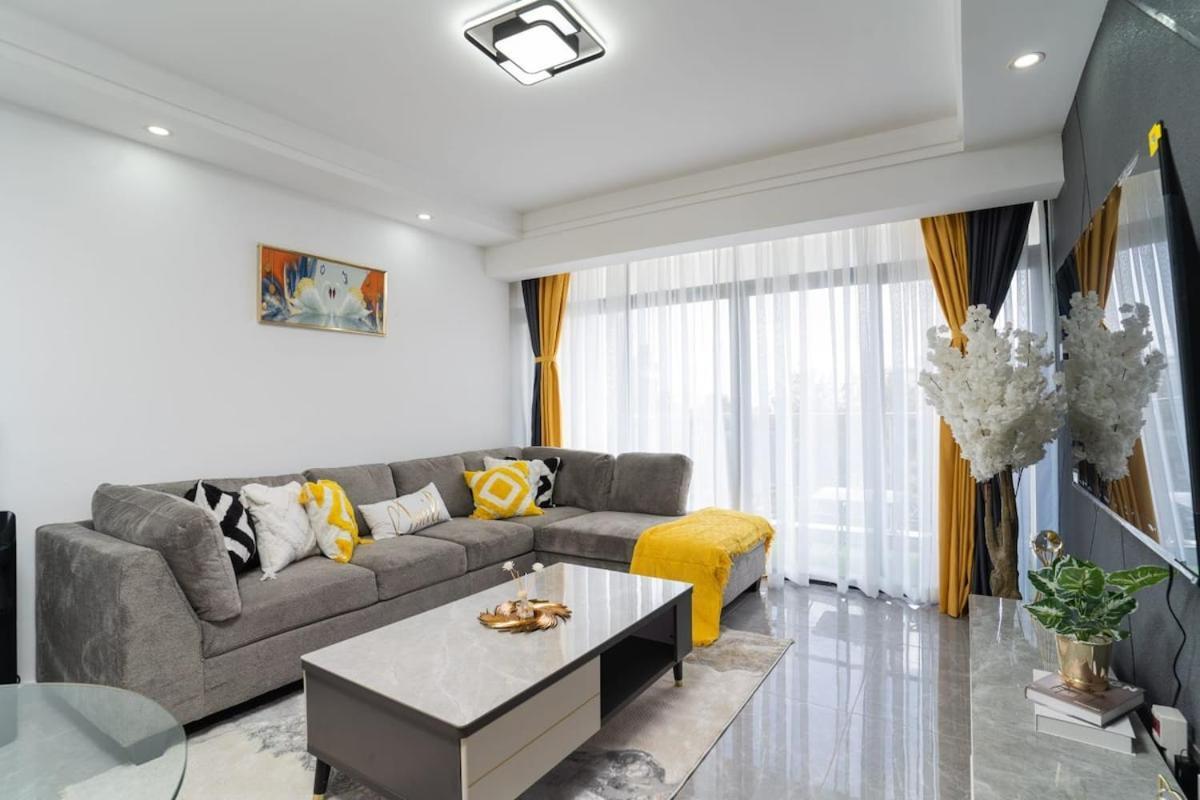 Apartment Nivla Executive Cozy Haven With Gym And Balcony