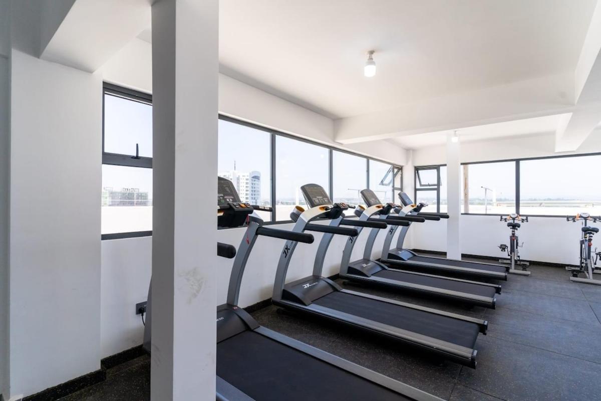 Nivla Executive Cozy Haven With Gym And Balcony Apartment *