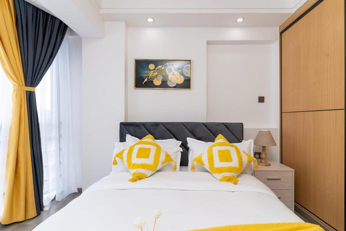 Apartment Nivla Executive Cozy Haven With Gym And Balcony *