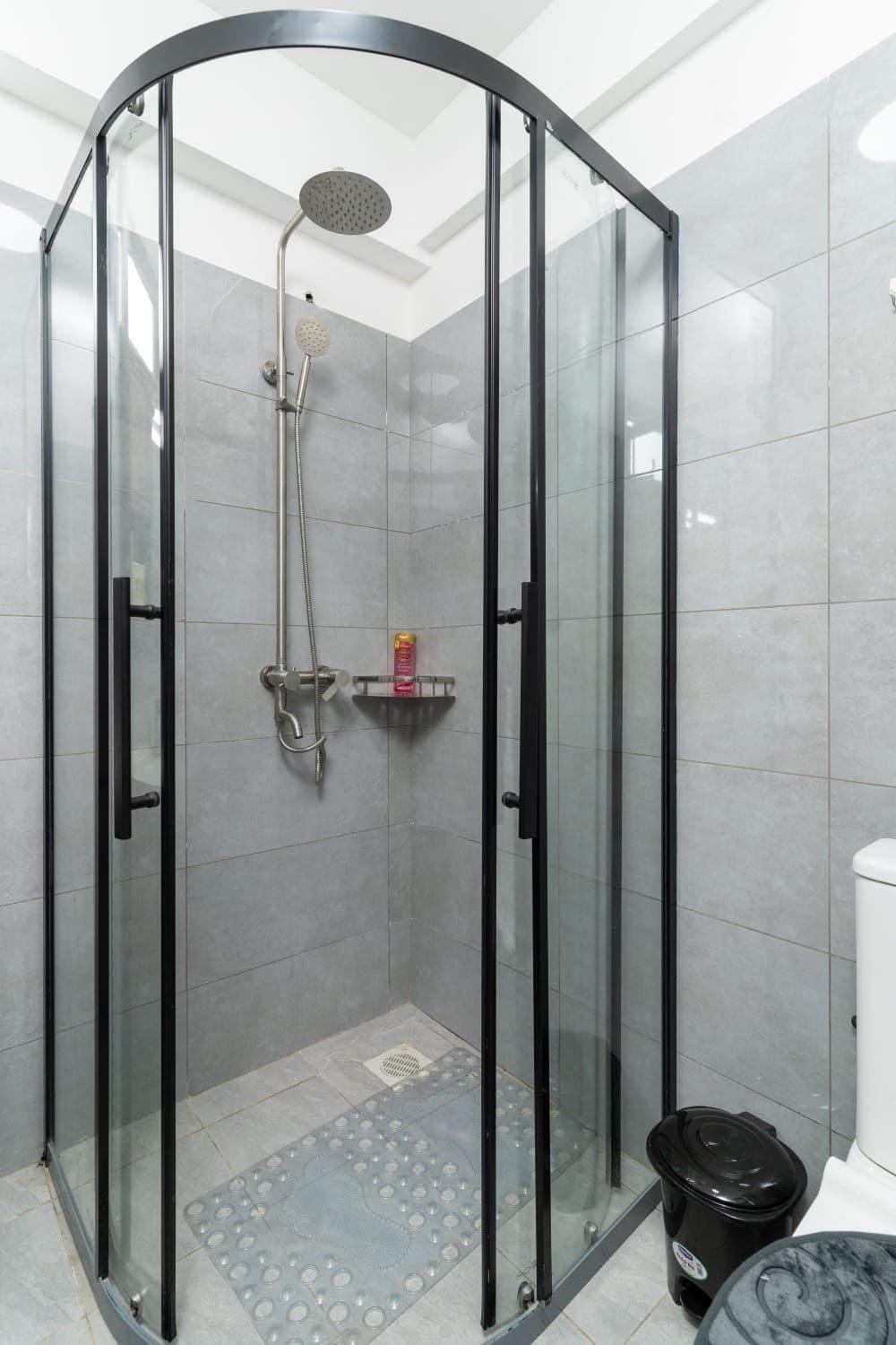 Nivla Executive Cozy Haven With Gym And Balcony