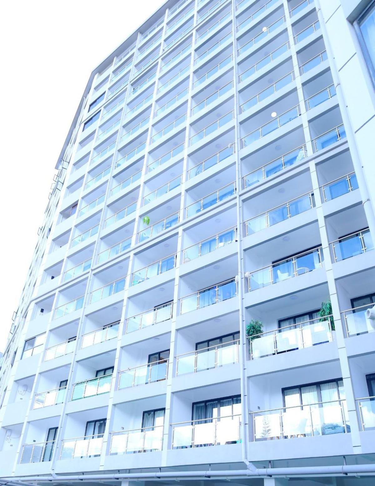Nivla Executive Cozy Haven With Gym And Balcony Apartment *