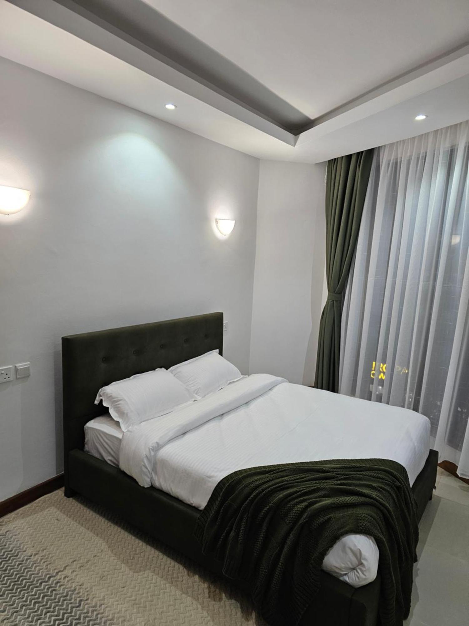 West Gem Apartment *