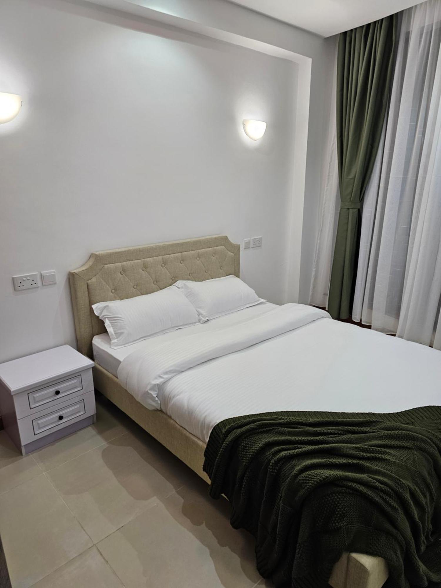 West Gem Apartment *
