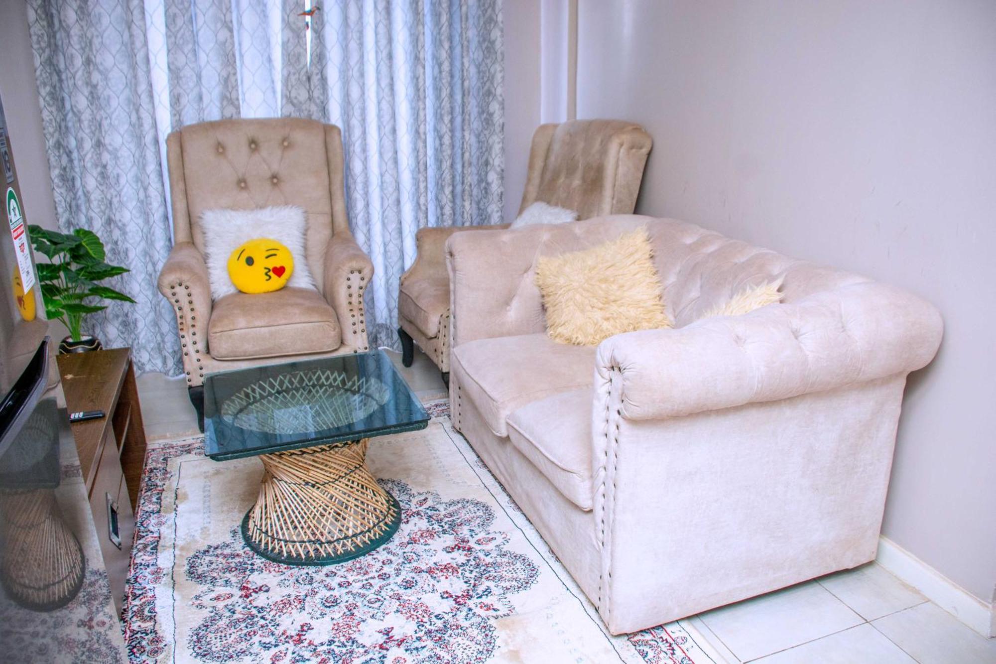 Golden Glow - Thindigua Bed & Breakfast *