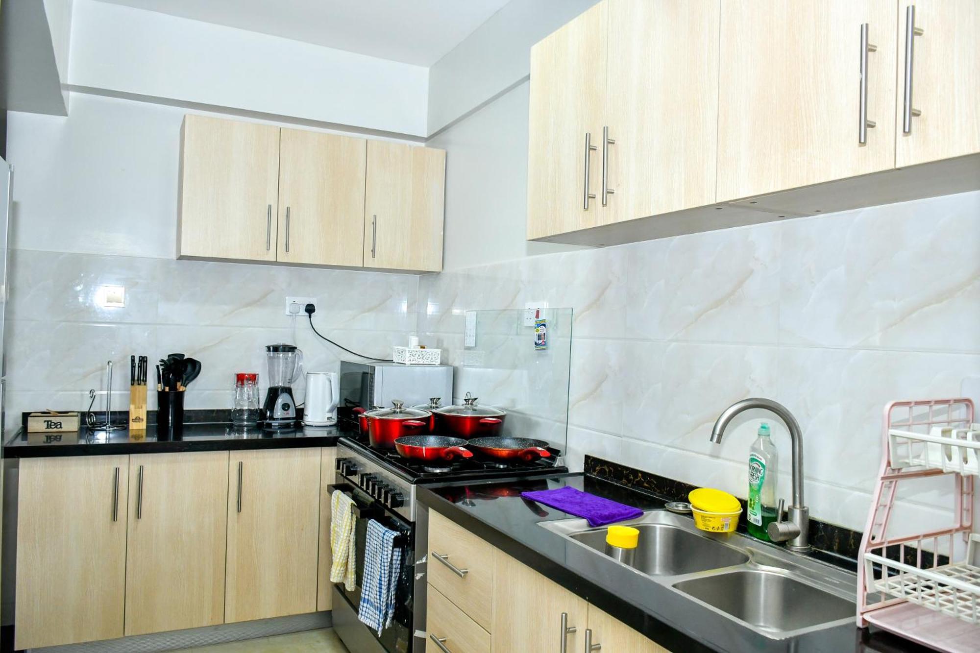 Wills House, Three Bedroom With Extra Bed In Kilimani Apartment