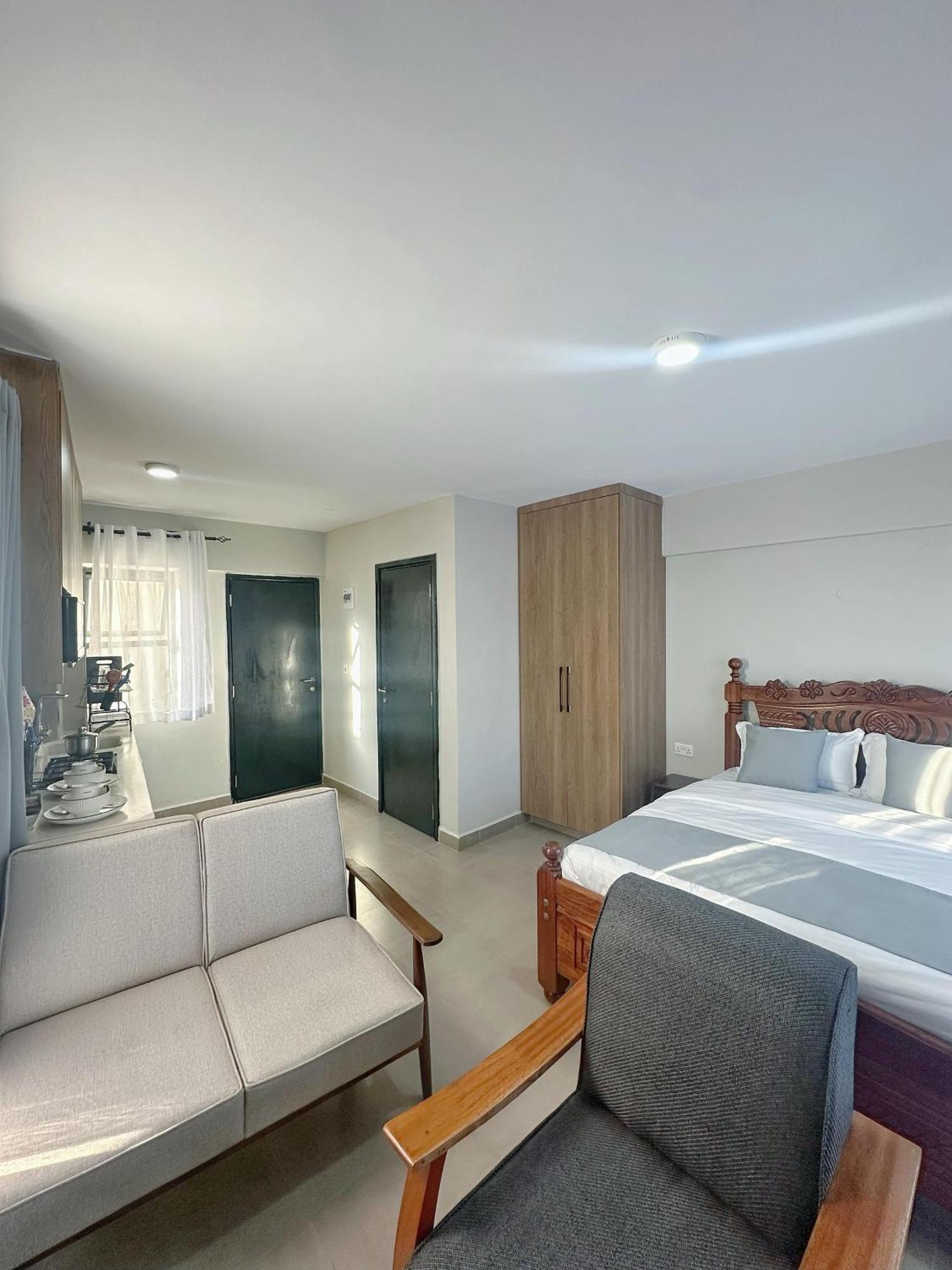 Miiza Realtors Bed & Breakfast *