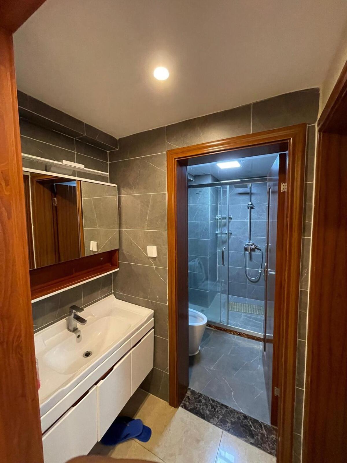 Apartment B 1206 Enzi Heights *