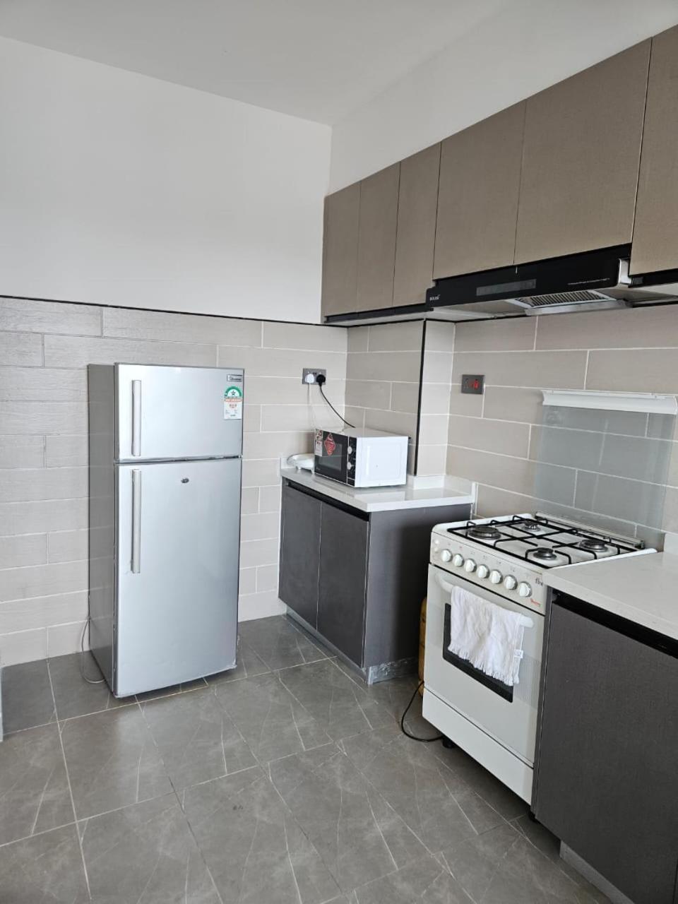Ideal Homes, 2 Bedrooms Apartment *