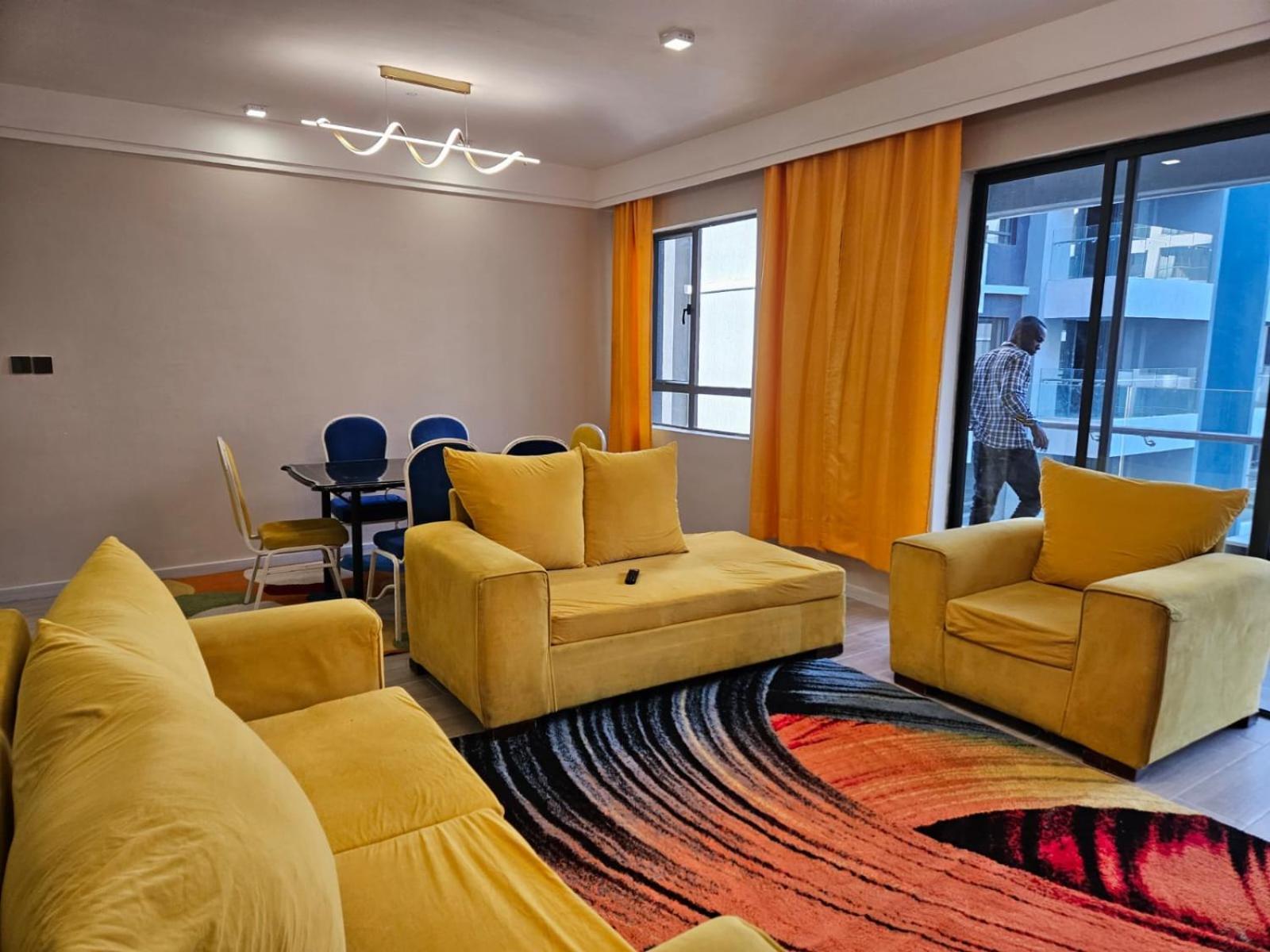 Ideal Homes, 3 Bedrooms Apartment *