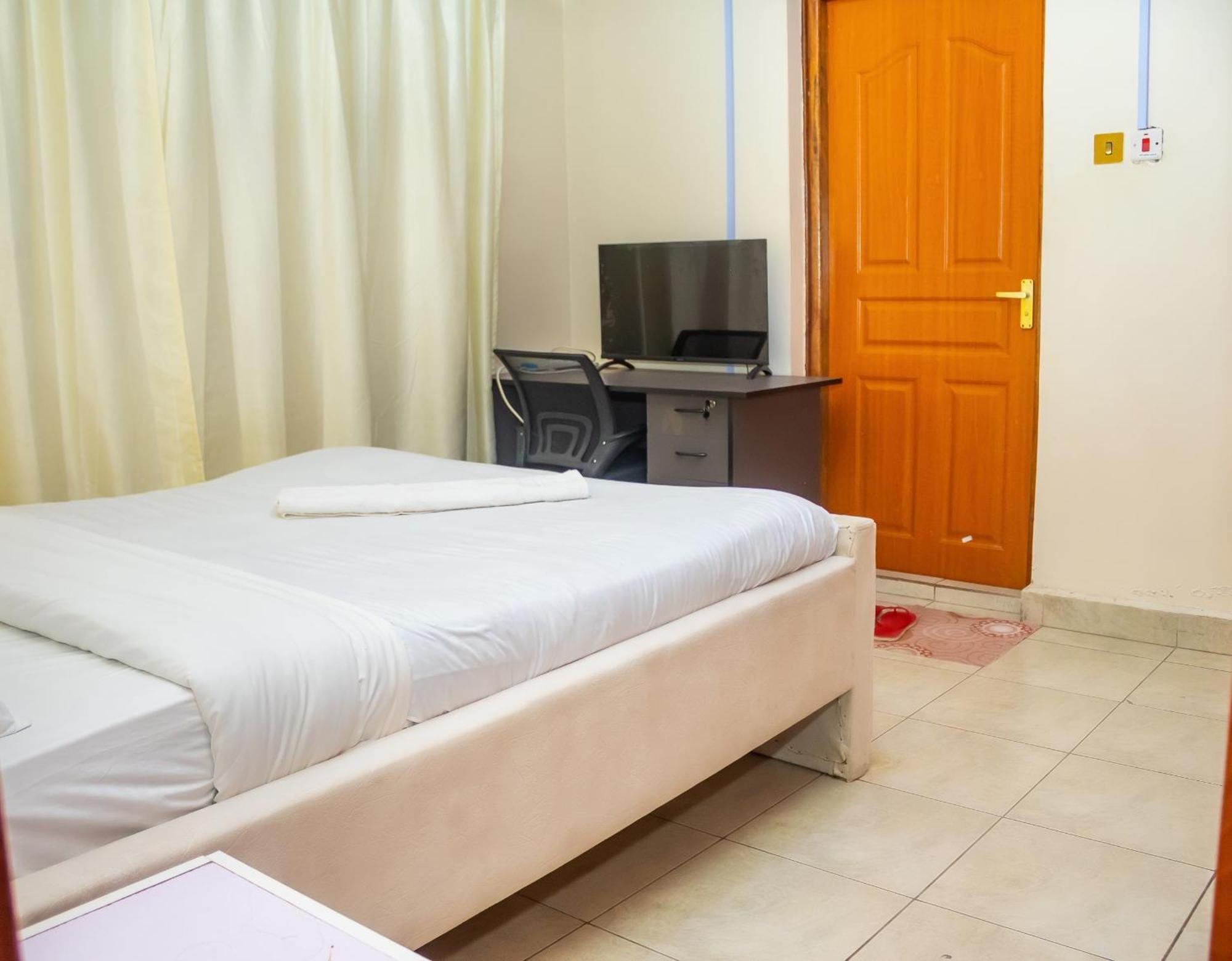Apartment Luxury Two Bedroom Master &