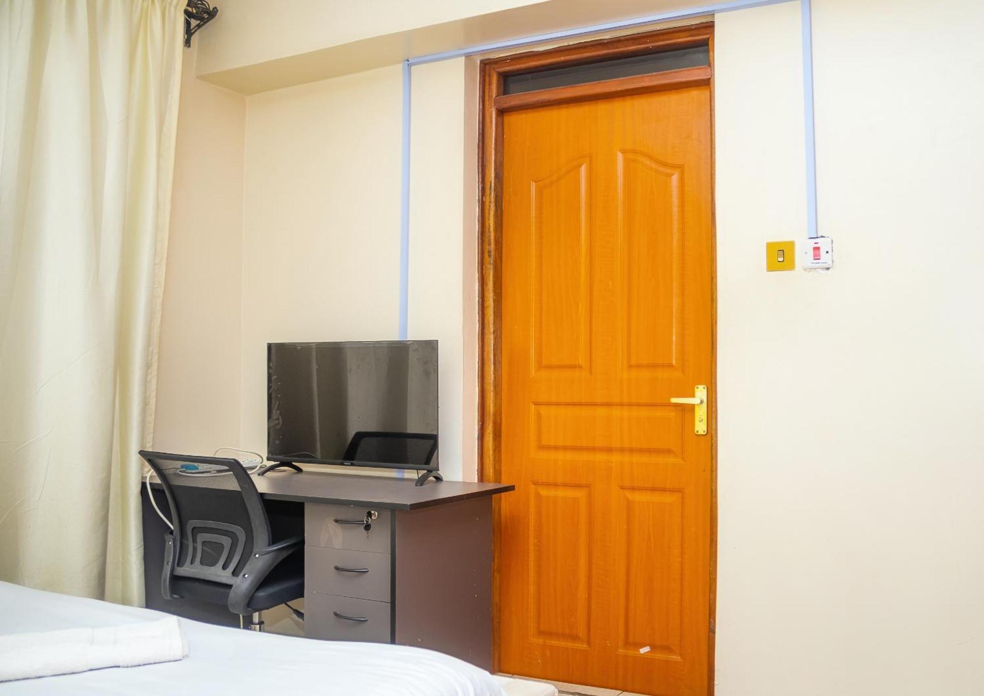 Luxury Two Bedroom Master & *