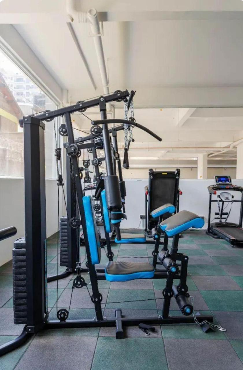 Luxurious 1bedroom In Kilimani, Equipped Gym, Serviced Lift, Speedy Wifi, Garden Views, Kids Play Area, Proximity To Yaya Centre Shopping Malls, Restaurants And Bars * Nairobi