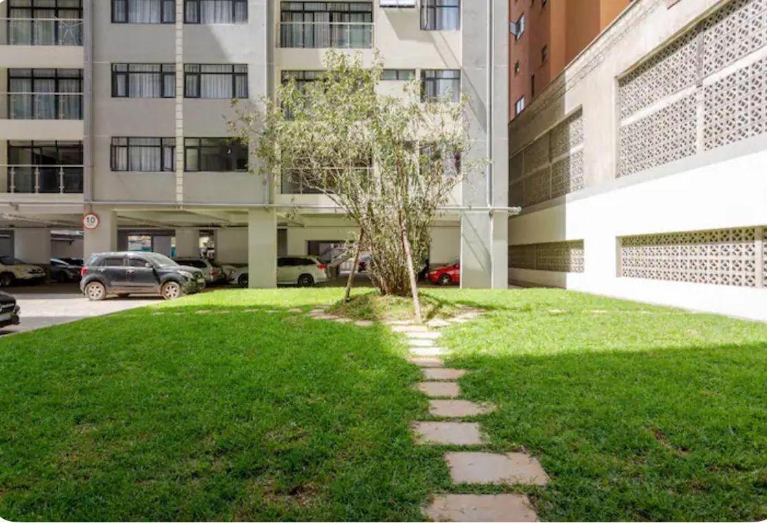 Luxurious 1bedroom In Kilimani, Equipped Gym, Serviced Lift, Speedy Wifi, Garden Views, Kids Play Area, Proximity To Yaya Centre Shopping Malls, Restaurants And Bars