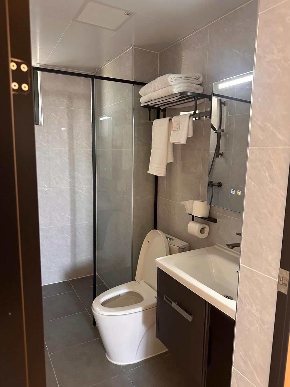 Luxury Two Br Westlands,roofpool & Gym Apartment