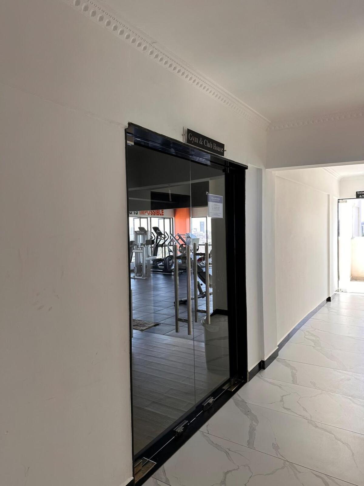 Luxury Two Br Westlands,roofpool & Gym Apartment
