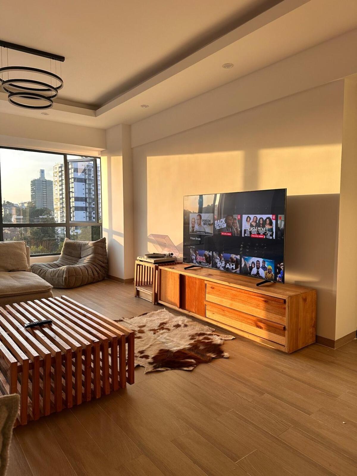 Apartment Luxury Two Br Westlands,roofpool & Gym *
