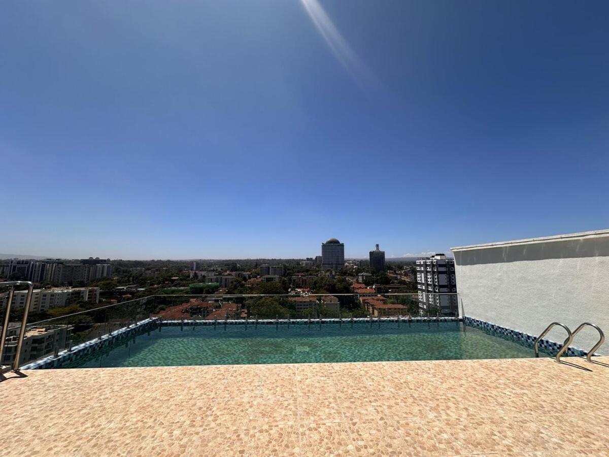 Apartment Luxury Two Br Westlands,roofpool & Gym