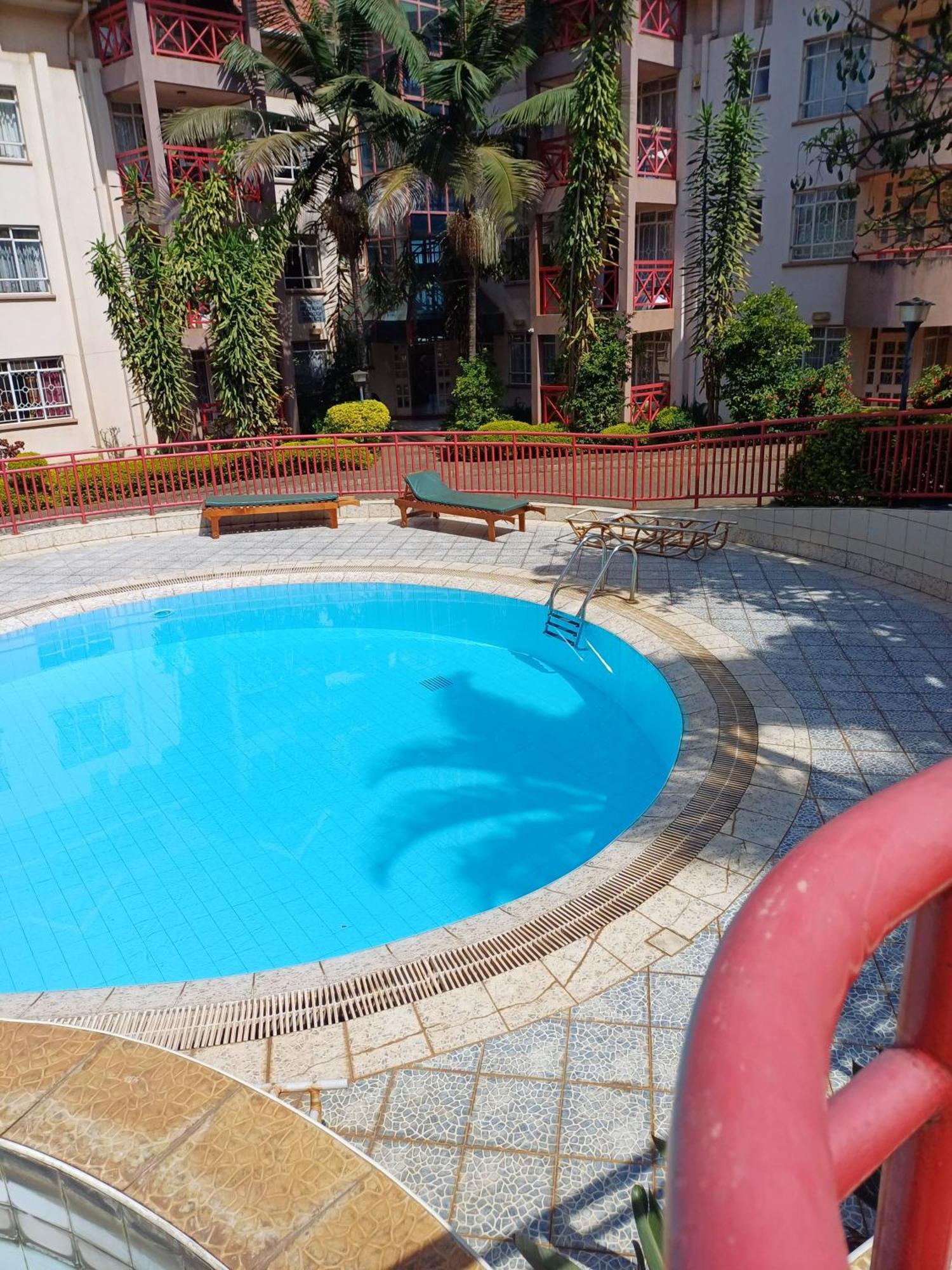 Homely 1 Bedroom With A Balcony, Westlands