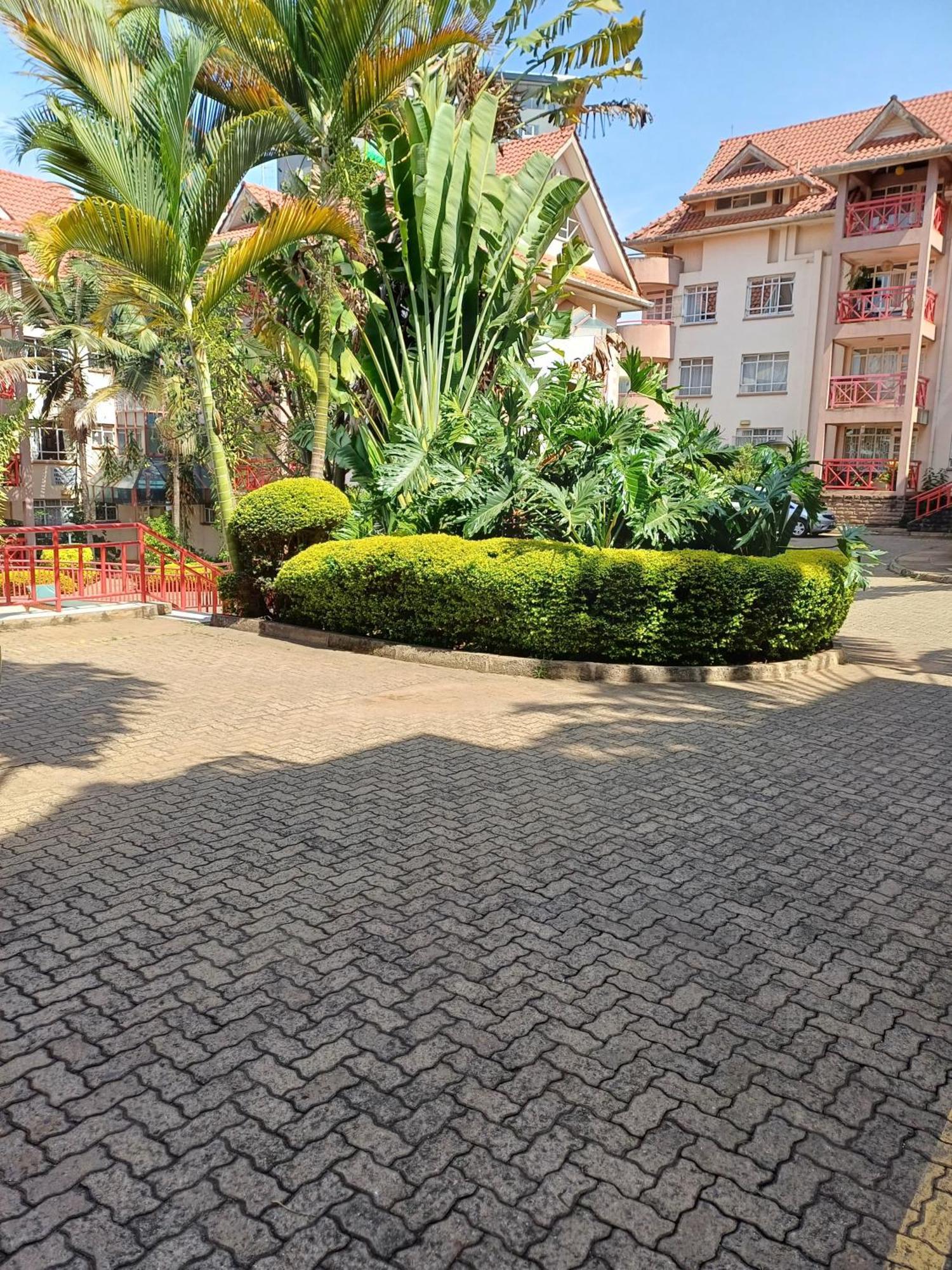Homely 1 Bedroom With A Balcony, Westlands Apartment