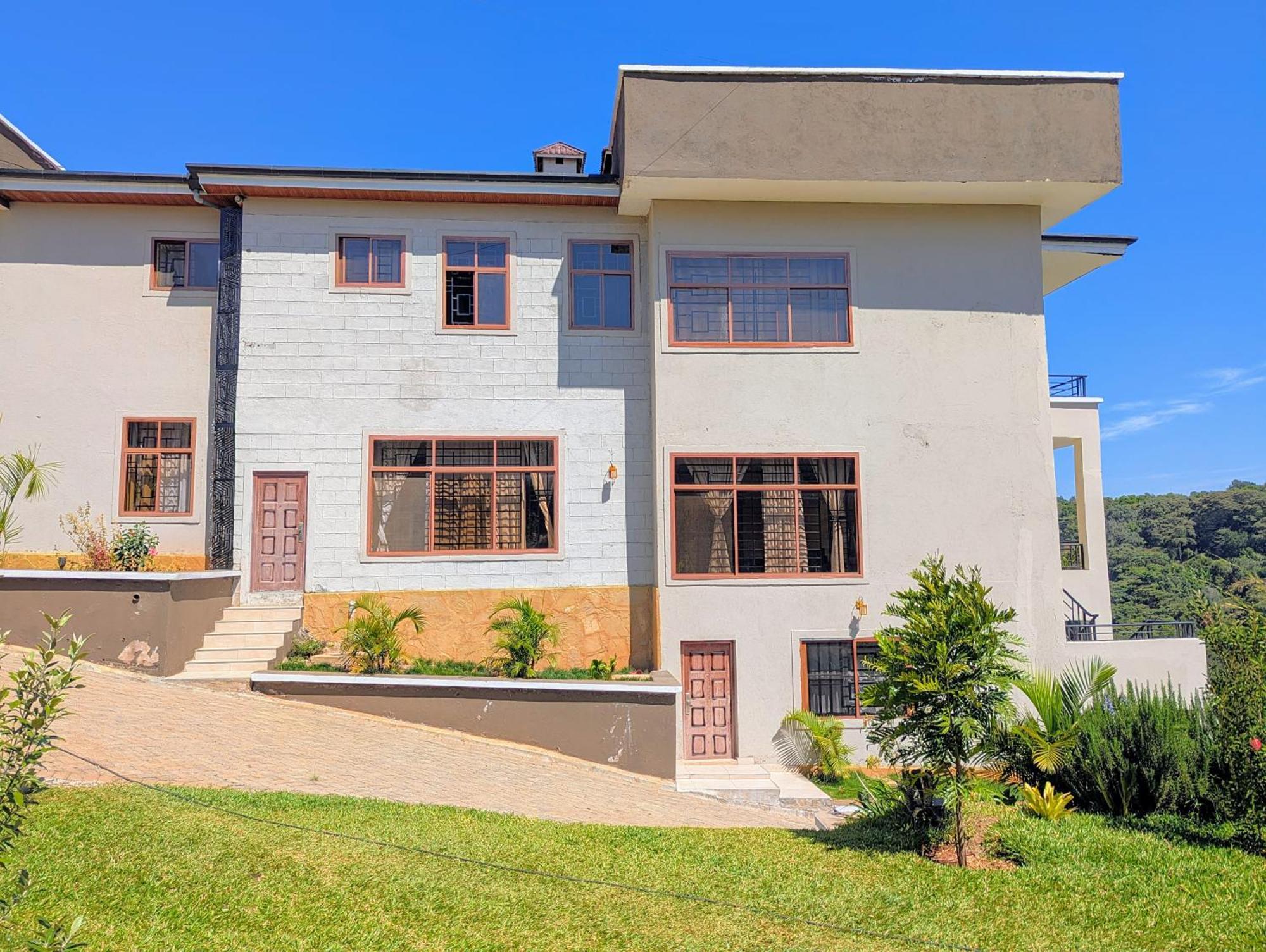 Hillsgate Experience A Luxury In *