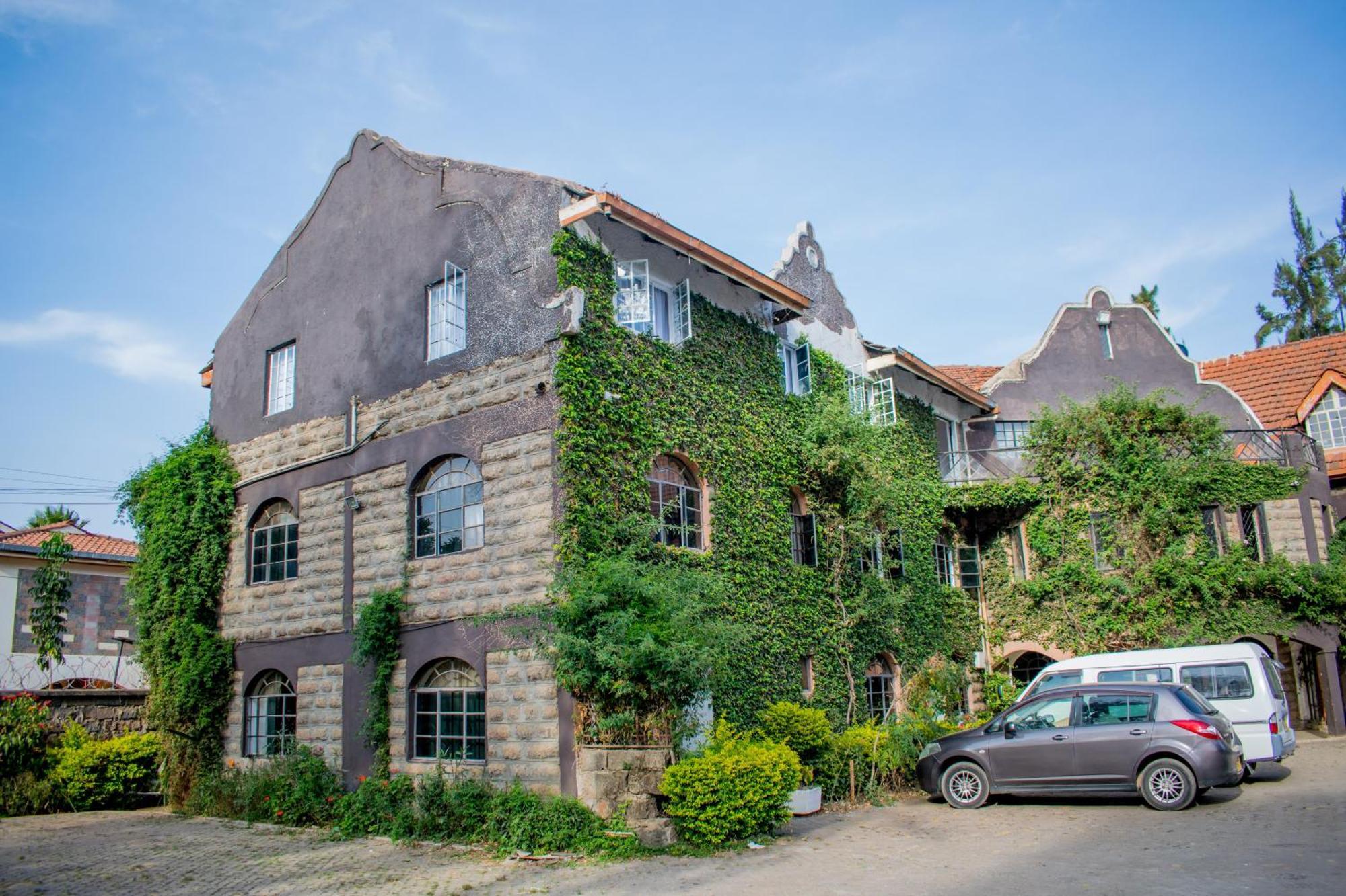 Arabella Luxe Near Waterfront Mall - Karen