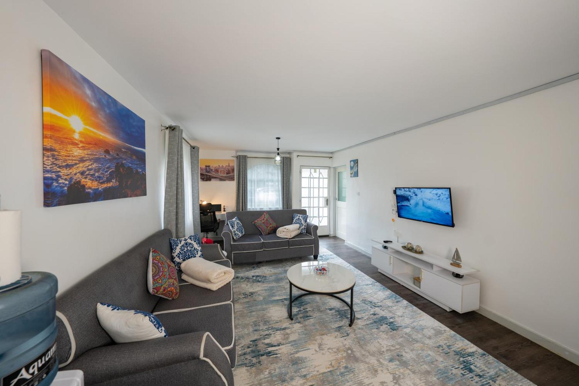 Arabella Luxe Near Waterfront Mall - Karen Apartment *