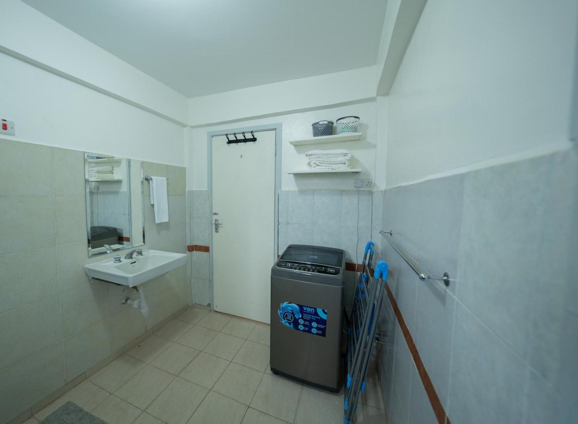 Arabella Luxe Near Waterfront Mall - Karen *