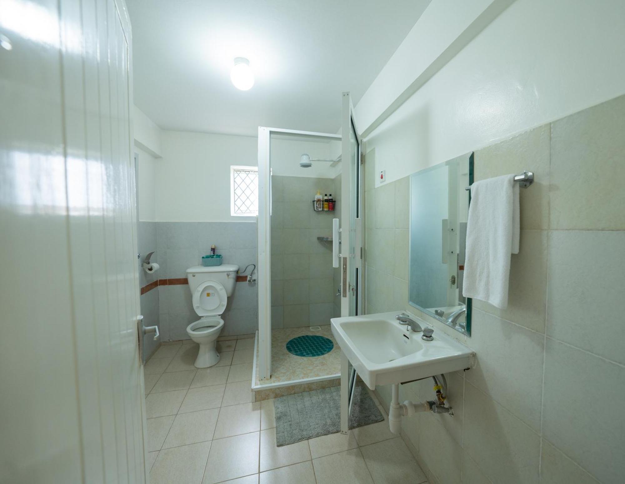 Arabella Luxe Near Waterfront Mall - Karen Apartment