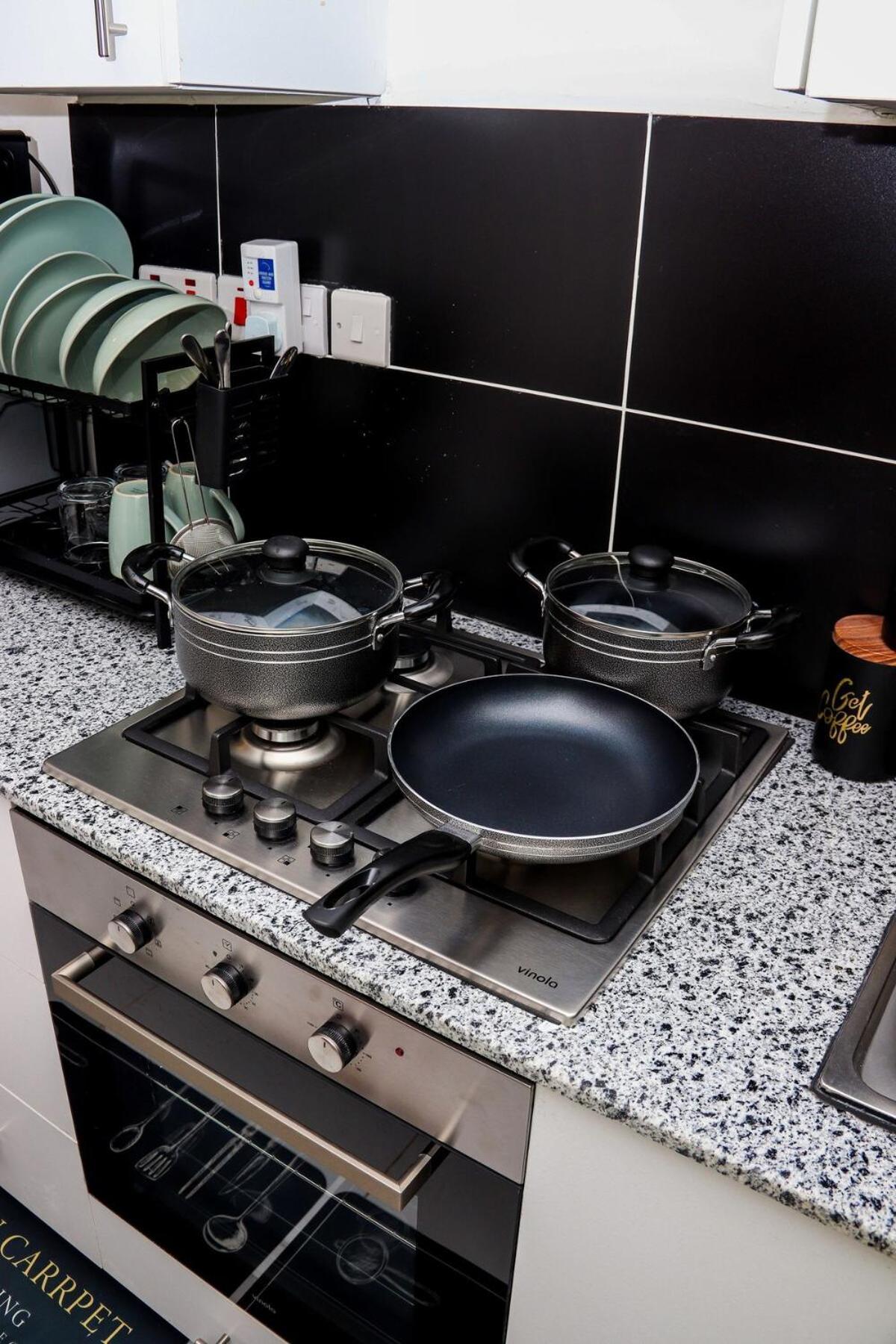 Modern Cozy Near Jkia,sgr Apartment *
