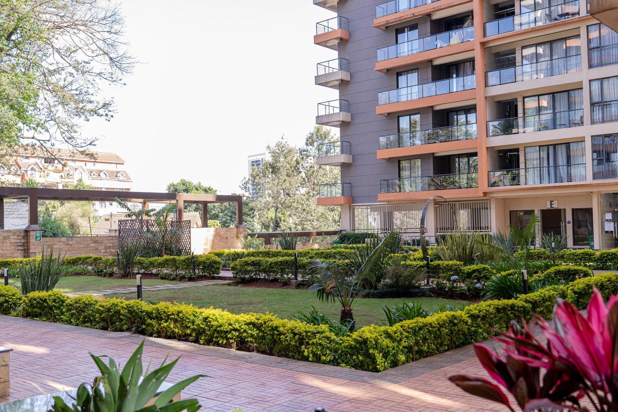 Apartment Hill Side24- Urban Oasis