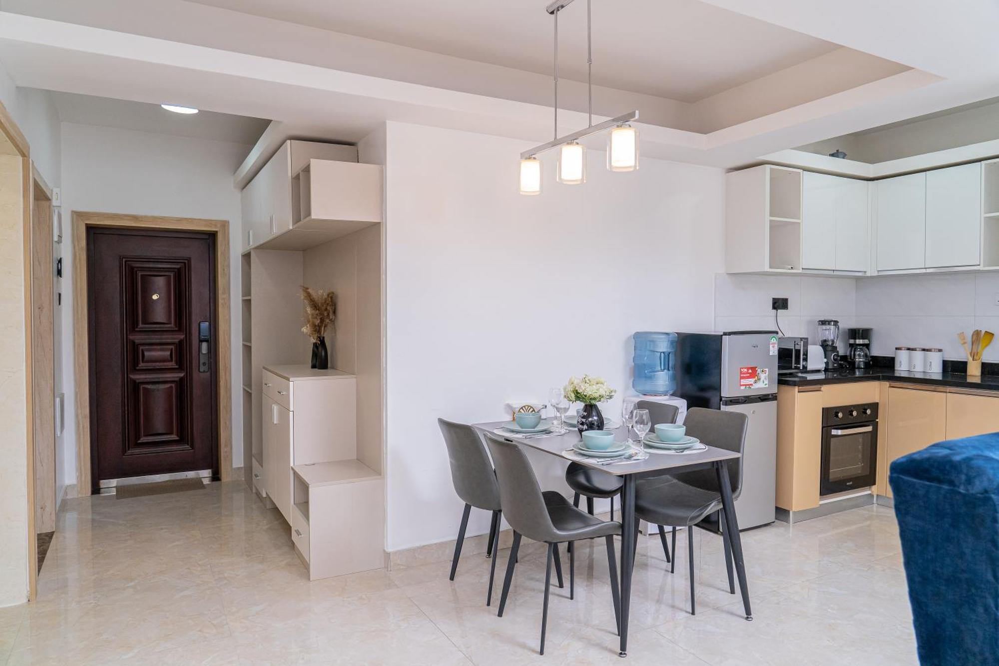 Hill Side24- Urban Oasis Apartment