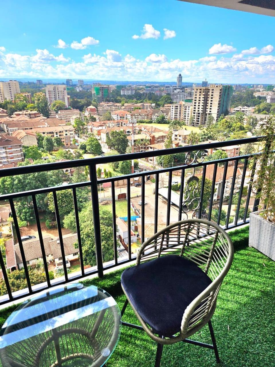 Apartment Royal Magnificent With Well Equipped Gym,heated Swimming Pool, Private Parking Space, Children Play Area And Unbeatable Views *