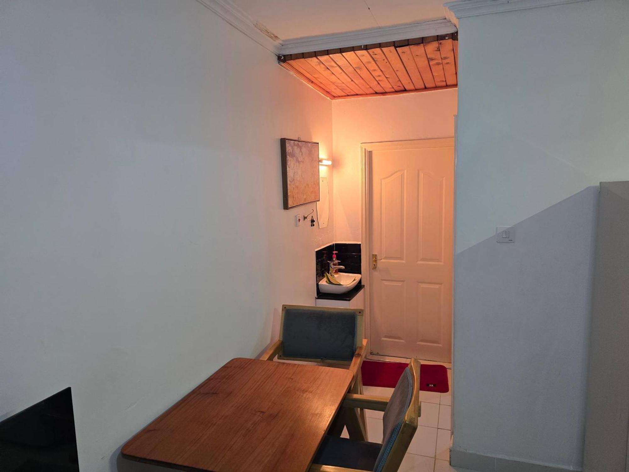 Sheshez Apartment *