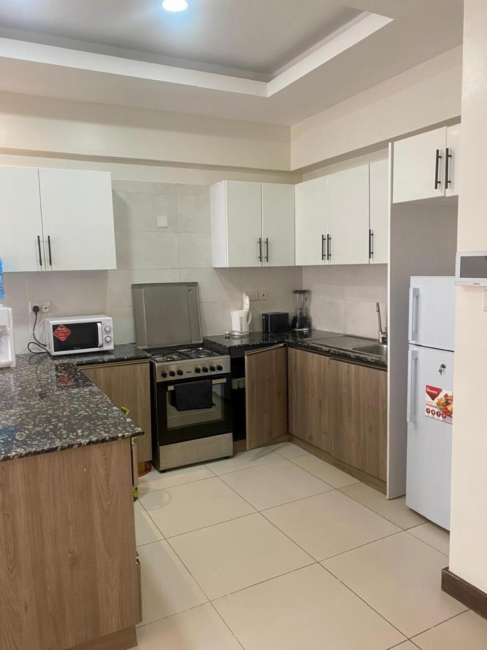 Luxurious One Bedroom Apartment, Kilimani-nairobi Kenya By Sana Sana